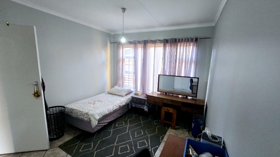 2 Bedroom Property for Sale in Pellissier Free State